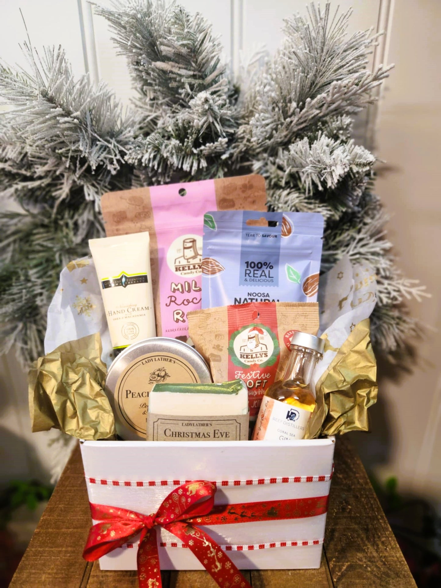 'Tis the Season to Spoil Her' Hamper